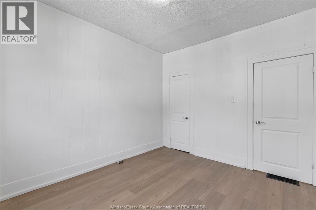 426 Tecumseh Rd W, Windsor, ON - Indoor Photo Showing Other Room