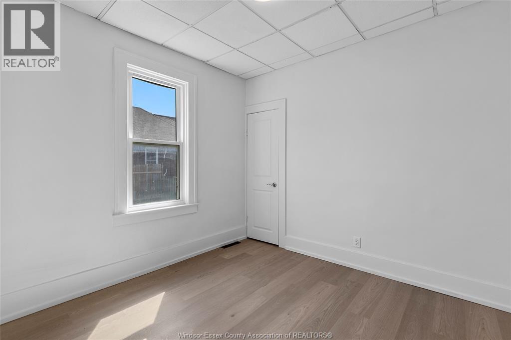 426 Tecumseh Rd W, Windsor, ON - Indoor Photo Showing Other Room