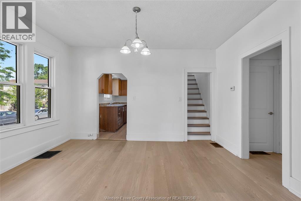 426 Tecumseh Rd W, Windsor, ON - Indoor Photo Showing Other Room