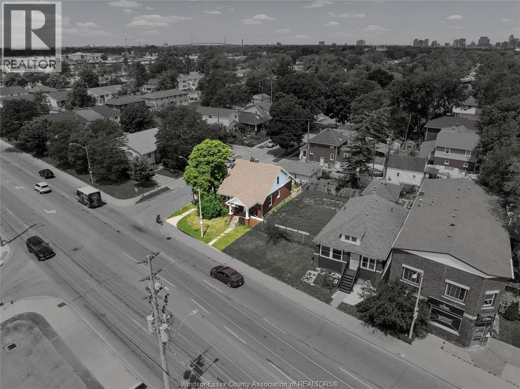 426 Tecumseh Rd W, Windsor, ON - Outdoor With View