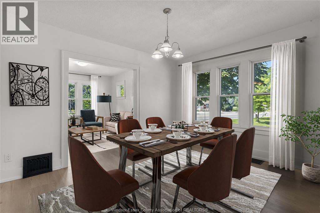 426 Tecumseh Rd W, Windsor, ON - Indoor Photo Showing Dining Room