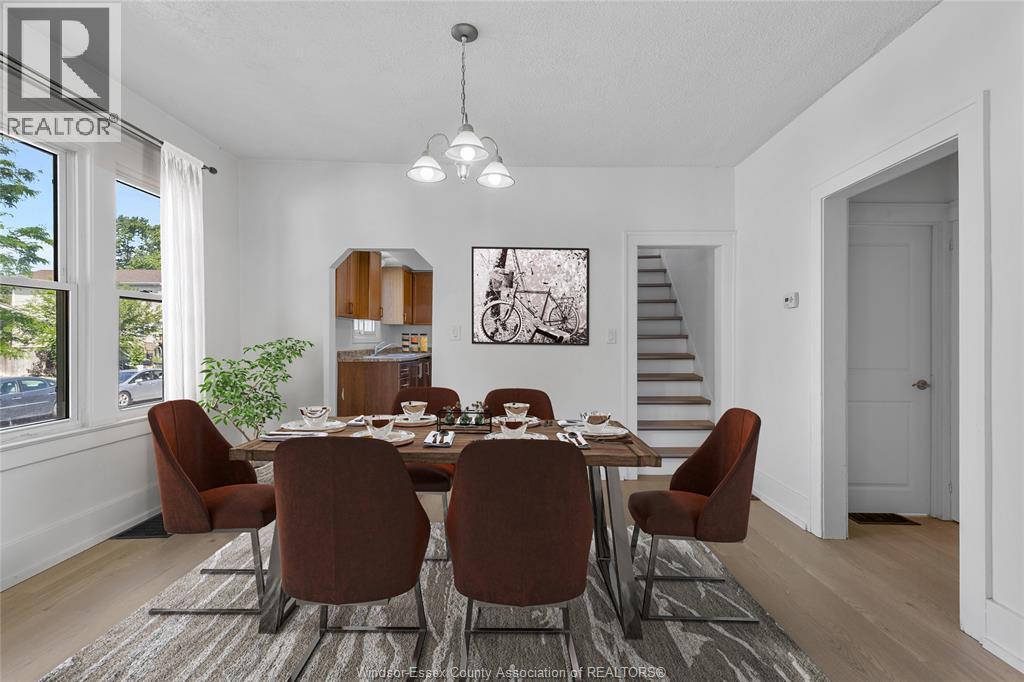 426 Tecumseh Rd W, Windsor, ON - Indoor Photo Showing Dining Room