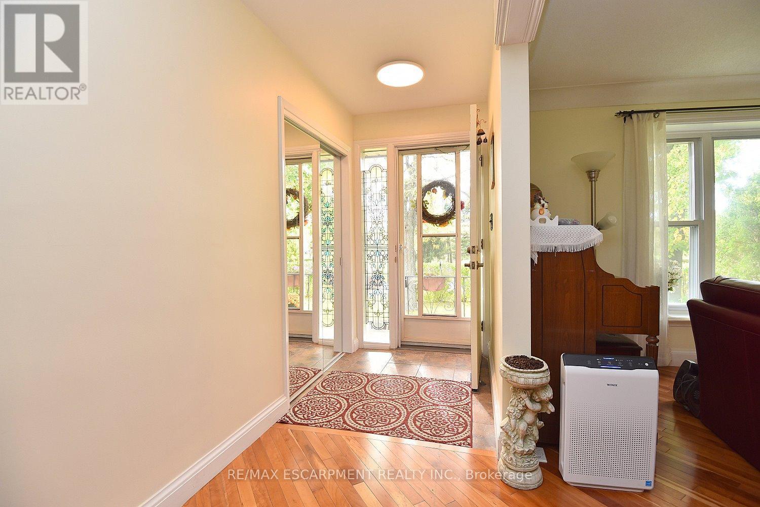 564 Evans Road, Hamilton, ON - Indoor Photo Showing Other Room