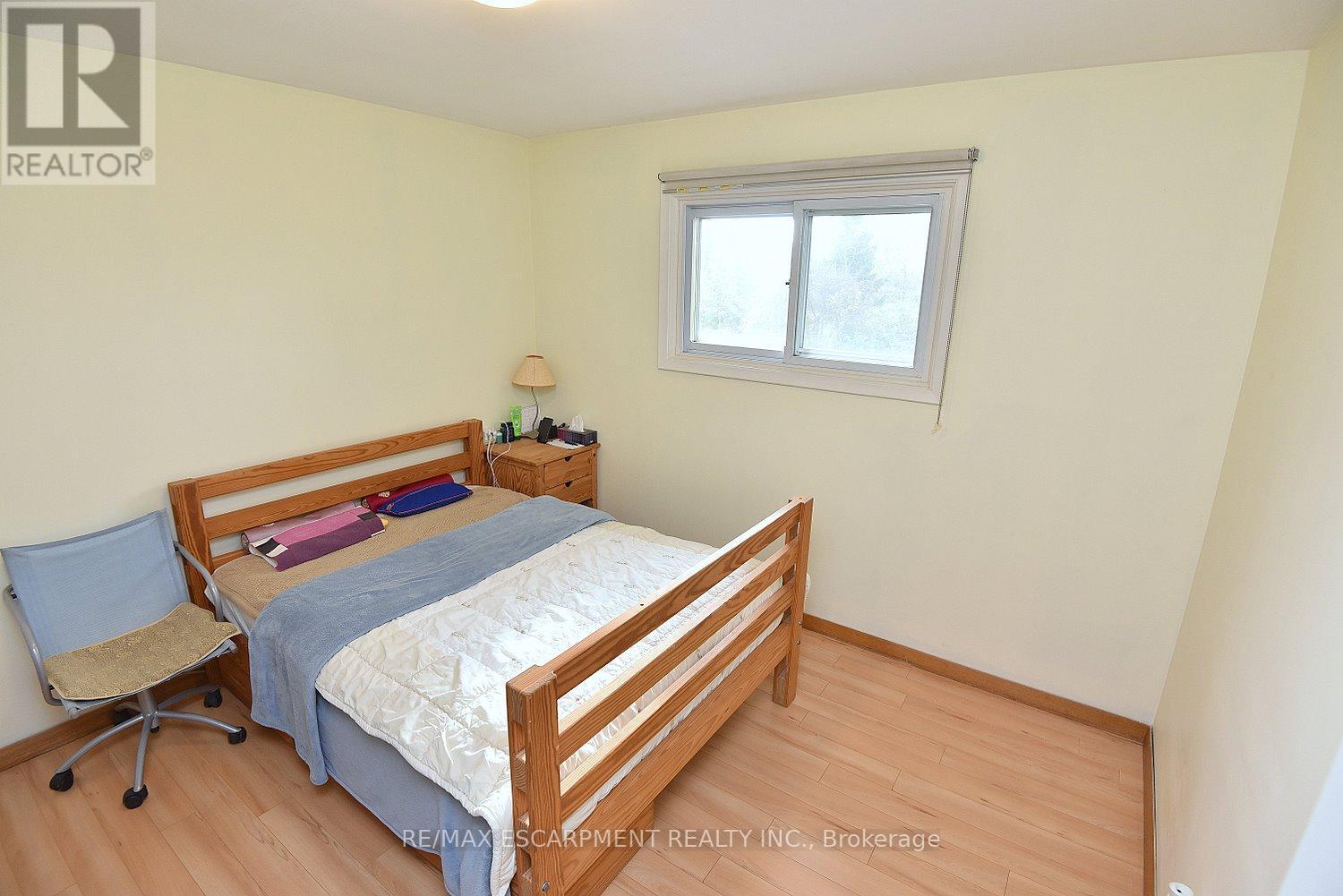 564 Evans Road, Hamilton, ON - Indoor Photo Showing Bedroom