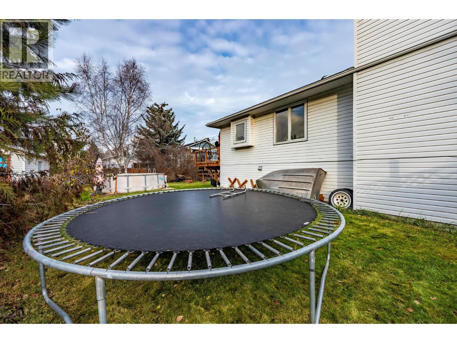 517 12Th Street S, Golden, BC - Outdoor