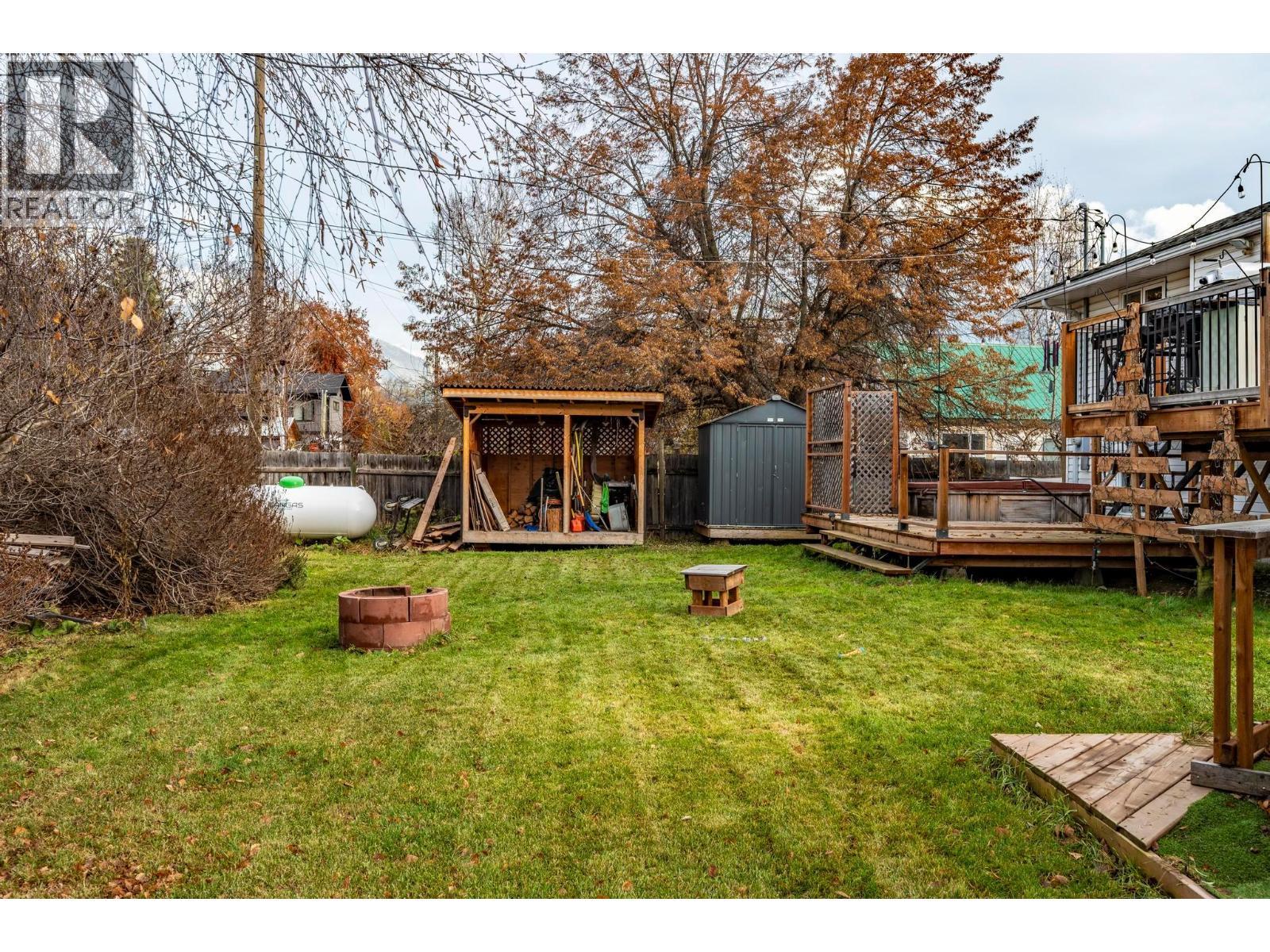 517 12Th Street S, Golden, BC - Outdoor