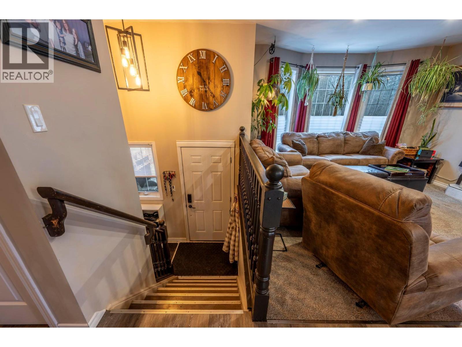 517 12Th Street S, Golden, BC - Indoor Photo Showing Other Room