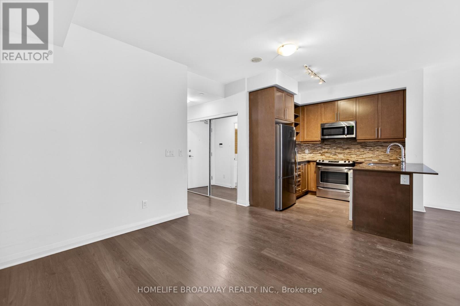 1207 - 55 Oneida Crescent, Richmond Hill, ON - Indoor Photo Showing Kitchen