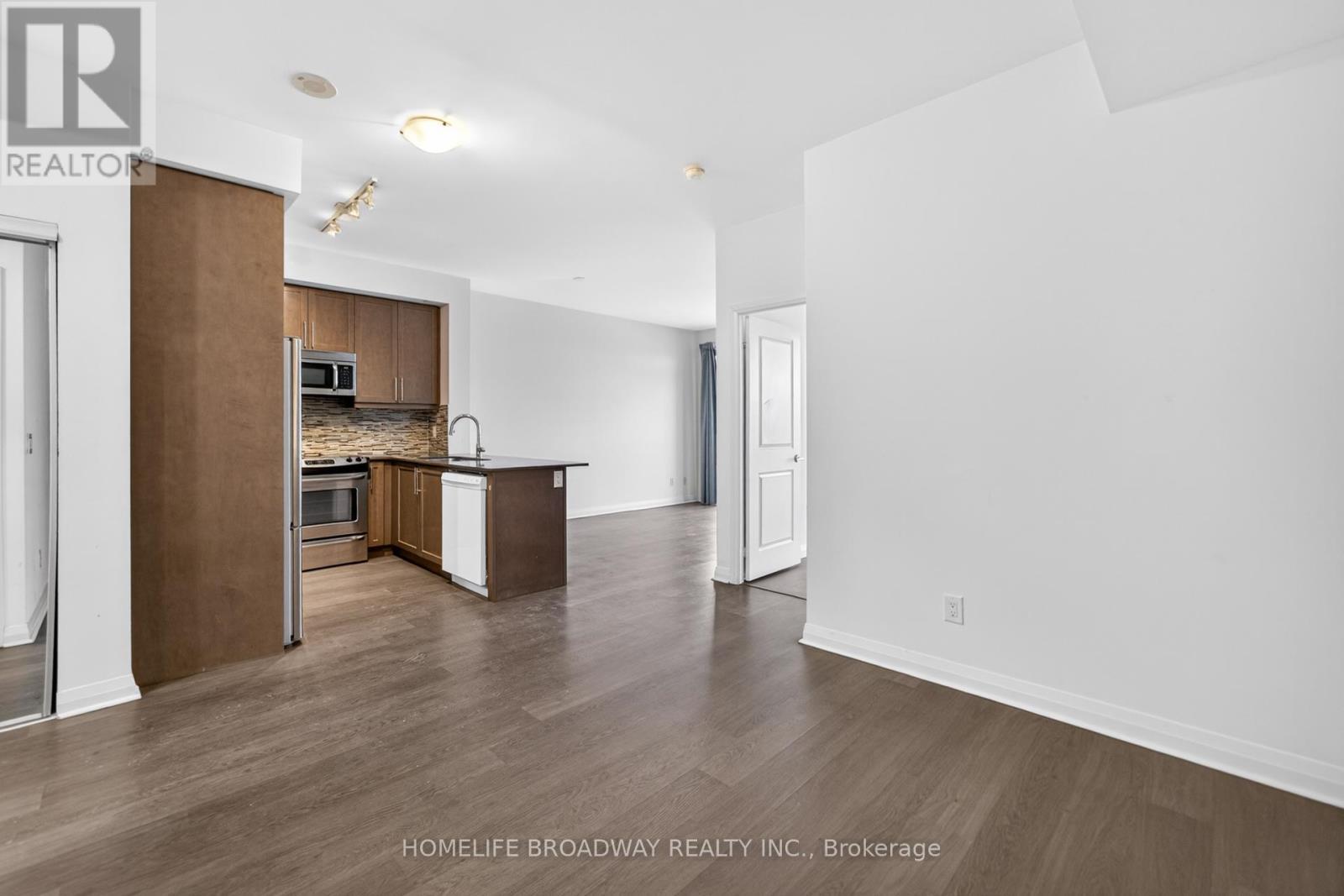 1207 - 55 Oneida Crescent, Richmond Hill, ON - Indoor Photo Showing Kitchen