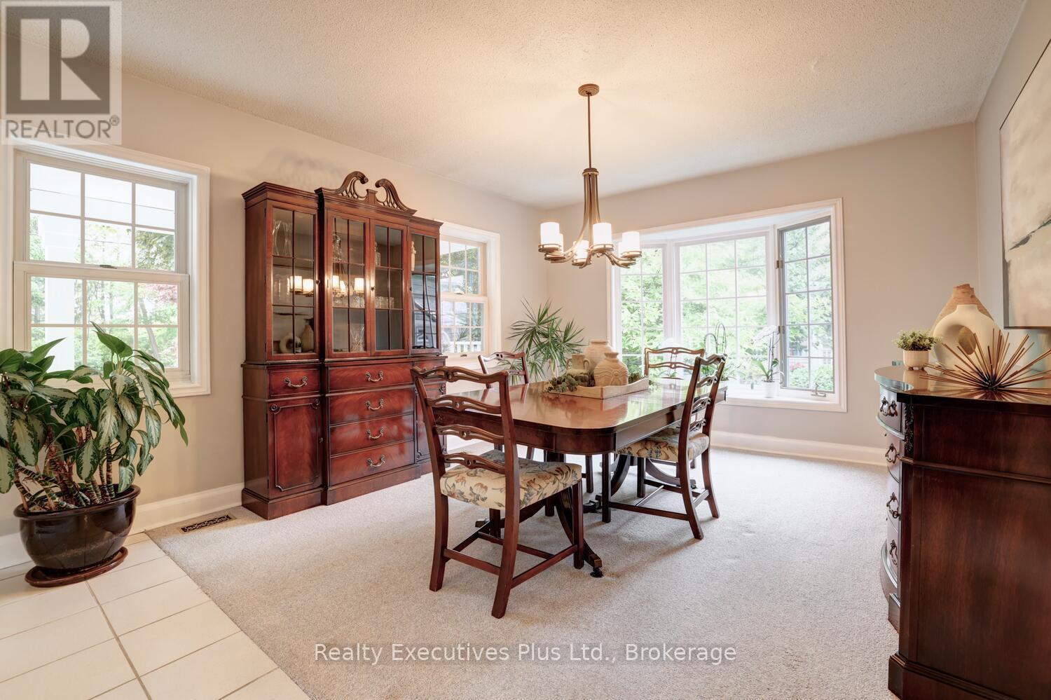 322 Pine Avenue, Oakville (Oo Old Oakville), ON - Indoor Photo Showing Dining Room