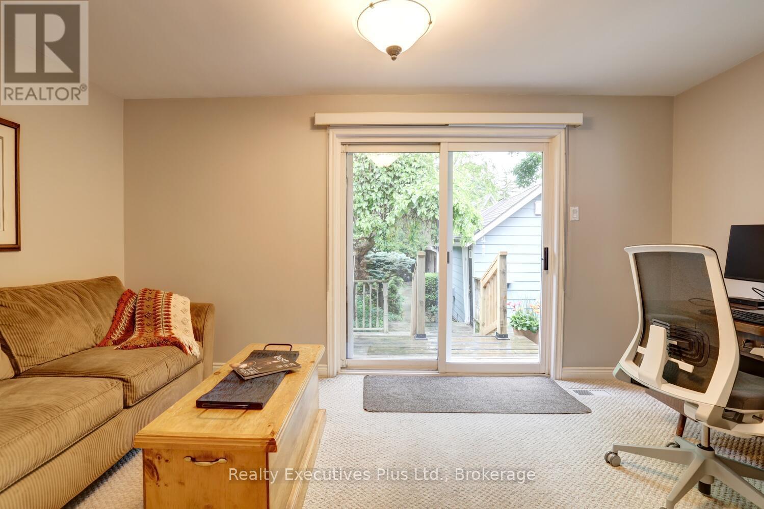 322 Pine Avenue, Oakville (Oo Old Oakville), ON - Indoor