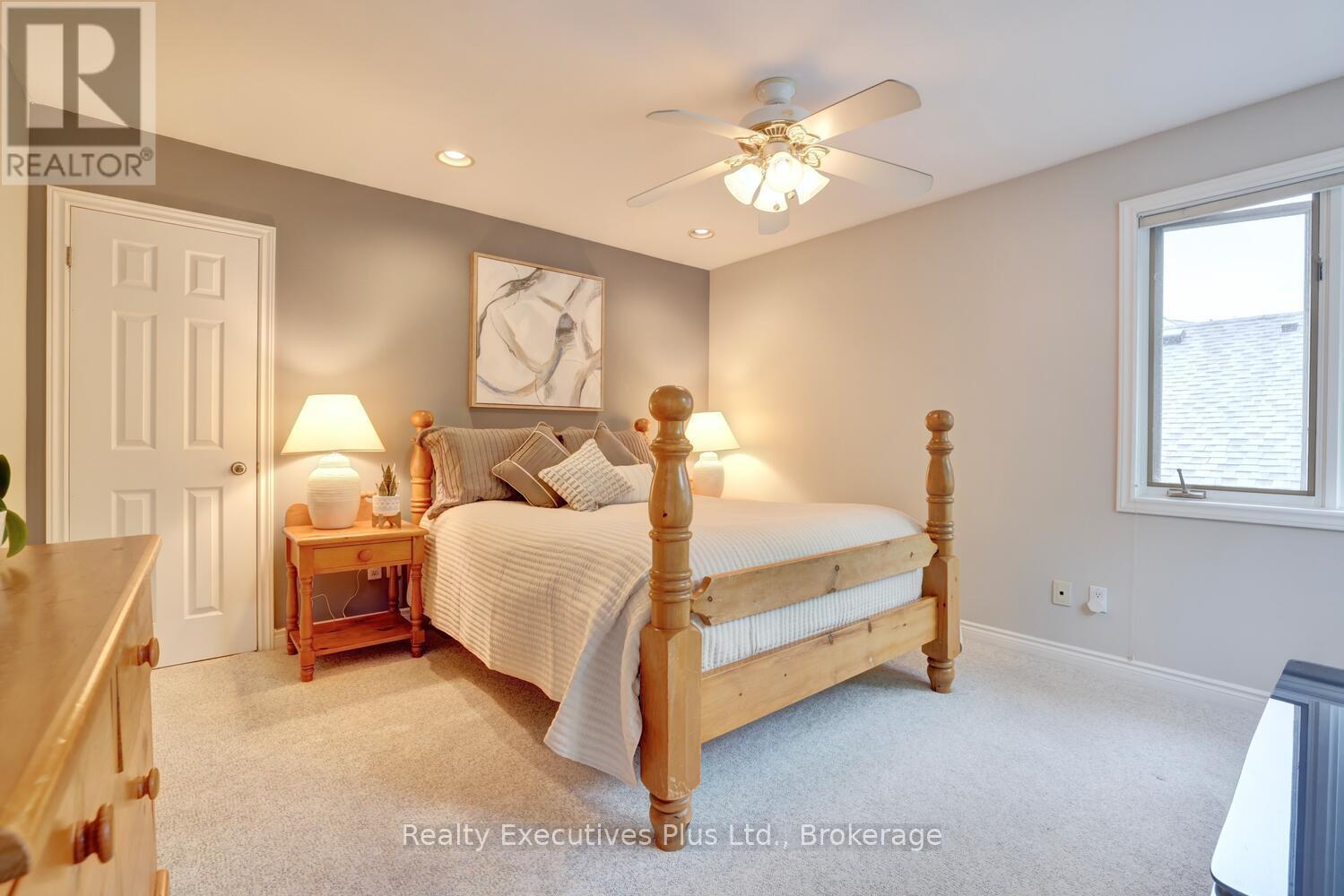 322 Pine Avenue, Oakville (Oo Old Oakville), ON - Indoor Photo Showing Bedroom
