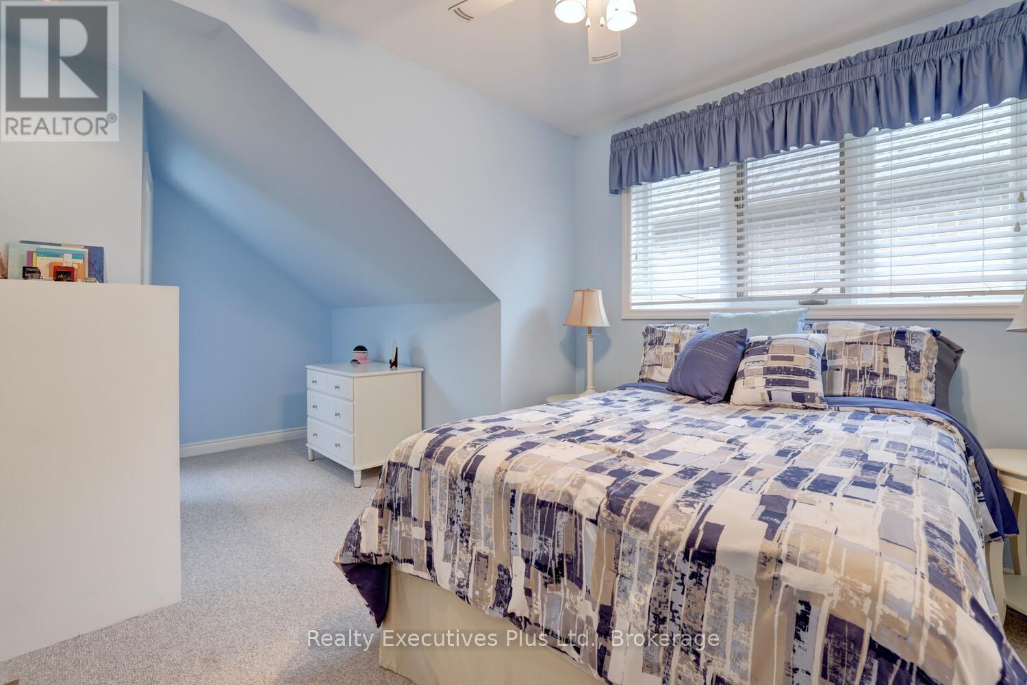 322 Pine Avenue, Oakville (Oo Old Oakville), ON - Indoor Photo Showing Bedroom