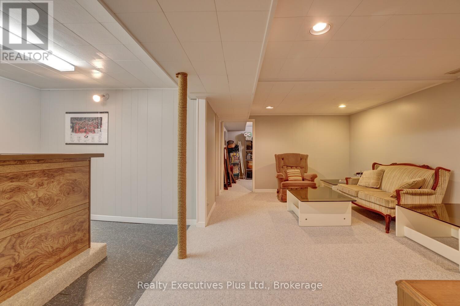 322 Pine Avenue, Oakville (Oo Old Oakville), ON - Indoor