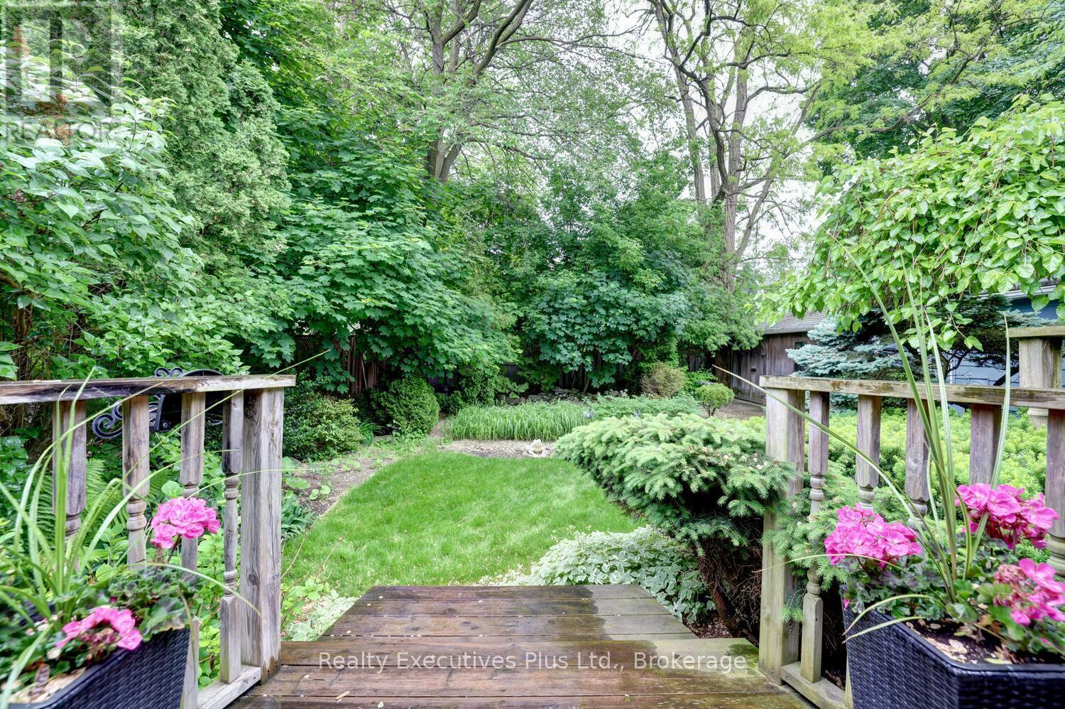 322 Pine Avenue, Oakville (Oo Old Oakville), ON - Outdoor