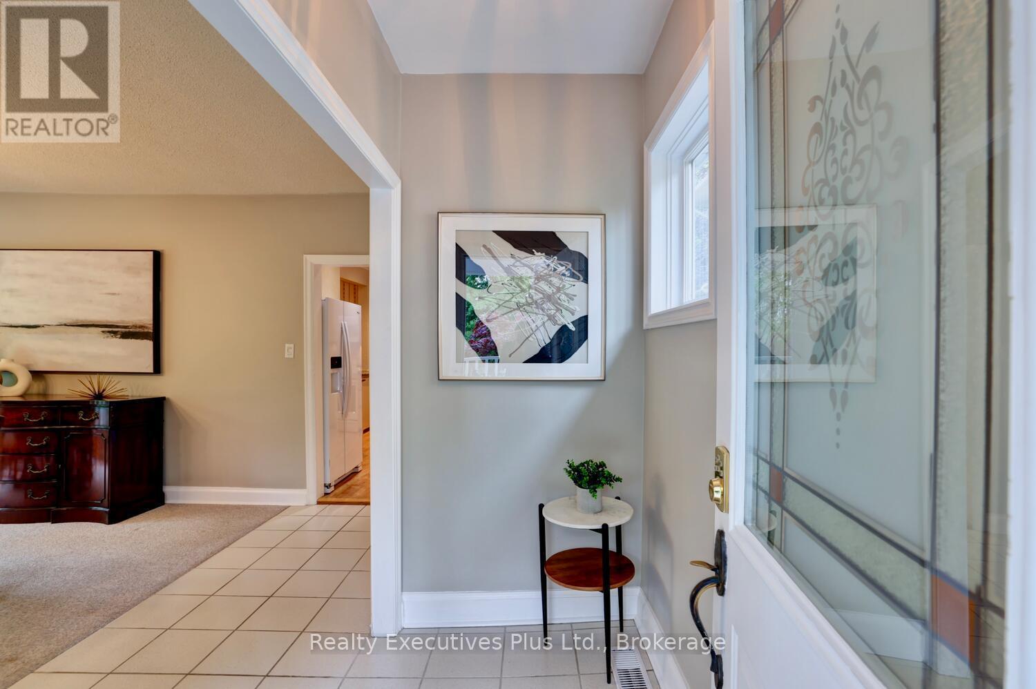 322 Pine Avenue, Oakville (Oo Old Oakville), ON - Indoor