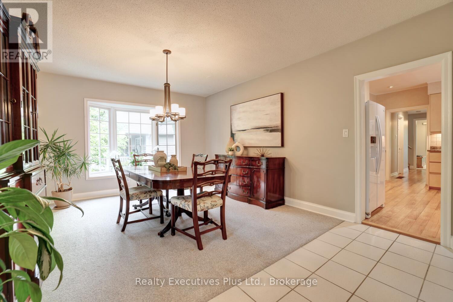 322 Pine Avenue, Oakville (Oo Old Oakville), ON - Indoor Photo Showing Dining Room