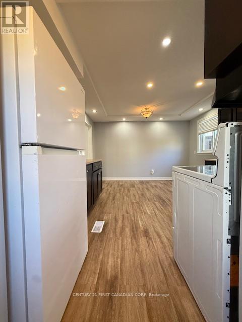 17 Vincent Crescent S, London South (South Q), ON - Indoor