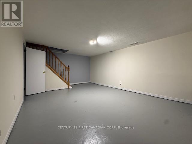 17 Vincent Crescent S, London South (South Q), ON - Indoor