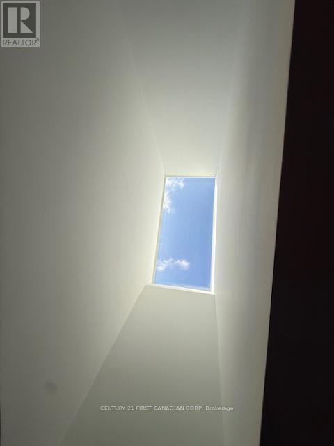 17 Vincent Crescent S, London South (South Q), ON -