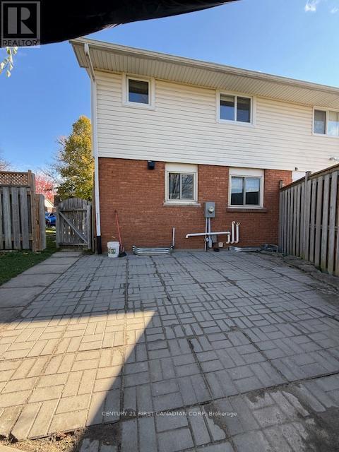 17 Vincent Crescent S, London South (South Q), ON - Outdoor With Deck Patio Veranda With Exterior