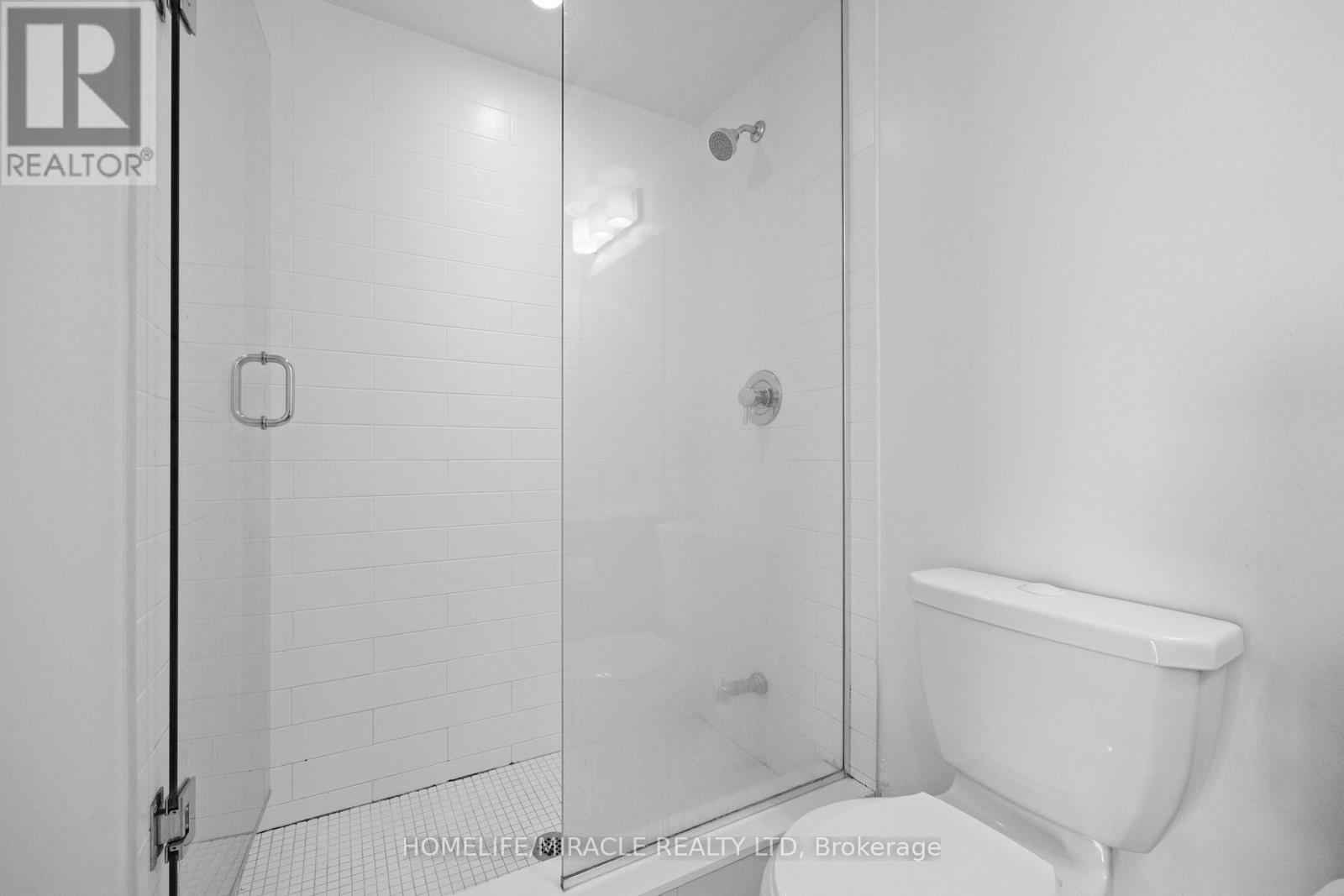 2004 - 2220 Lakeshore Boulevard W, Toronto, ON - Indoor Photo Showing Bathroom