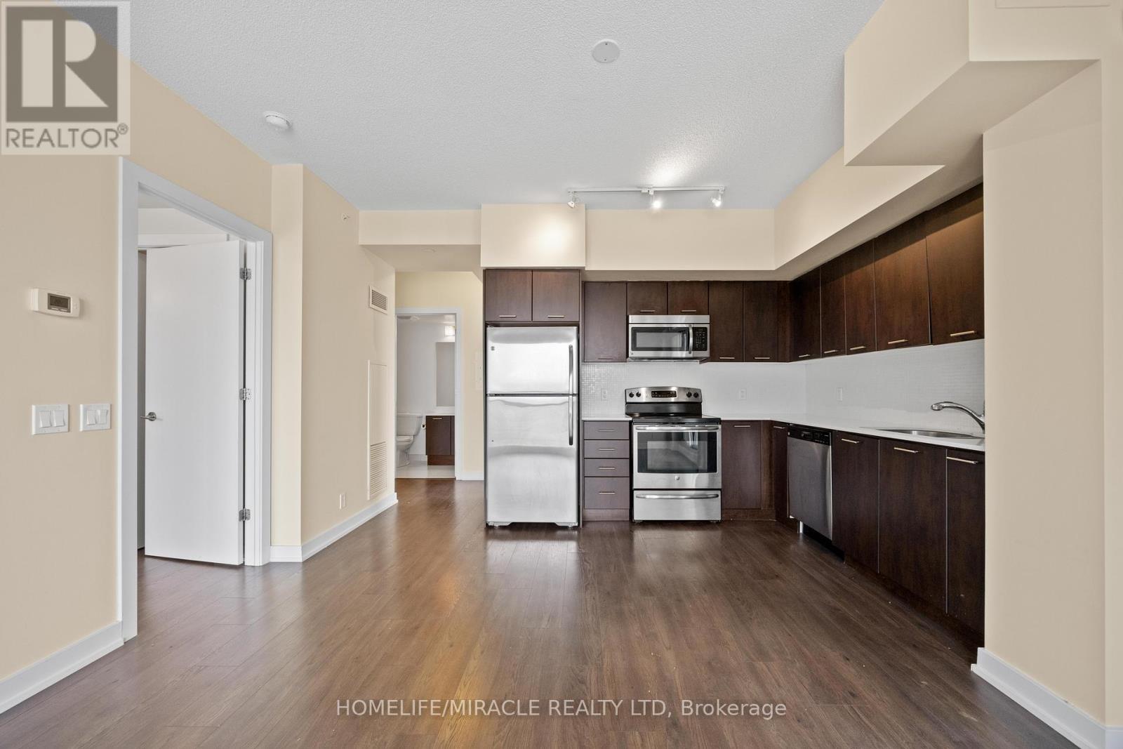 2004 - 2220 Lakeshore Boulevard W, Toronto, ON - Indoor Photo Showing Kitchen