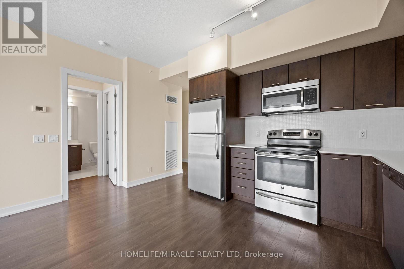 2004 - 2220 Lakeshore Boulevard W, Toronto, ON - Indoor Photo Showing Kitchen