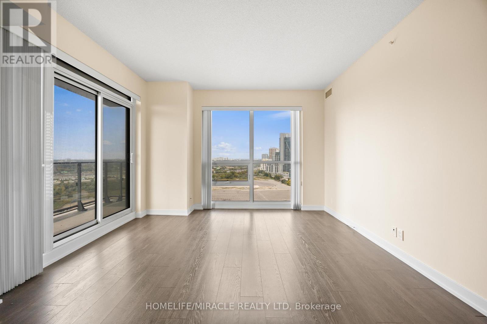 2004 - 2220 Lakeshore Boulevard W, Toronto, ON - Indoor Photo Showing Other Room