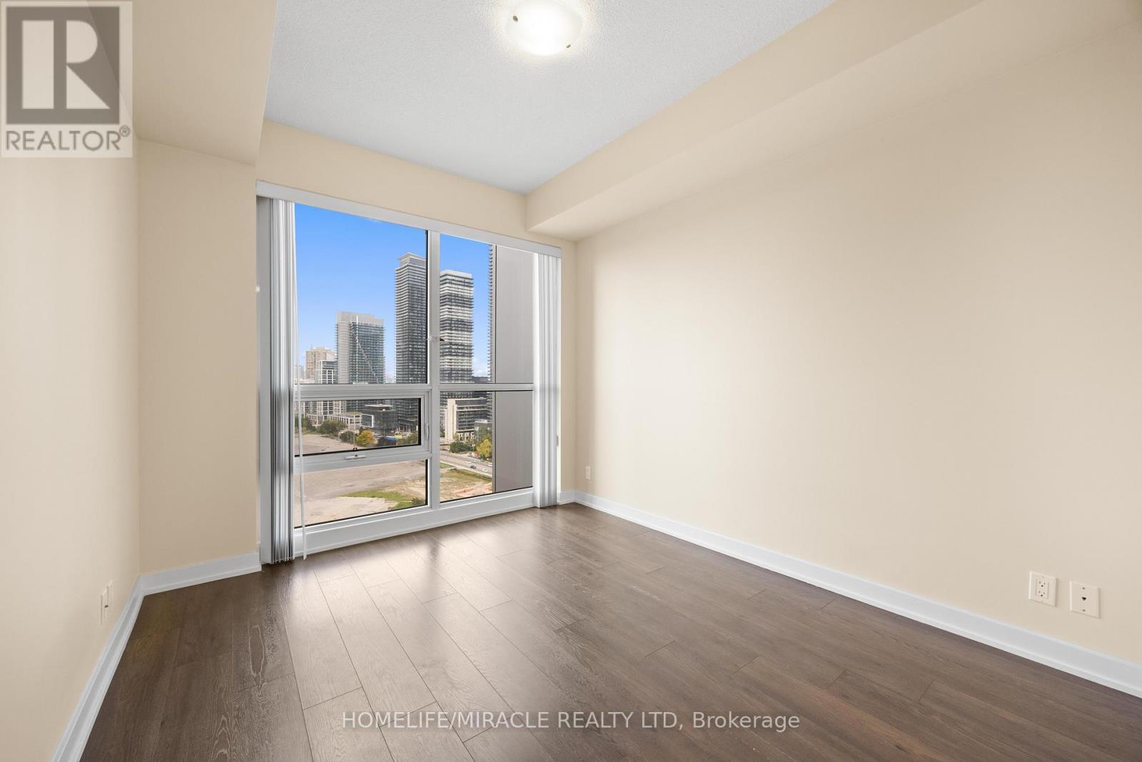 2004 - 2220 Lakeshore Boulevard W, Toronto, ON - Indoor Photo Showing Other Room