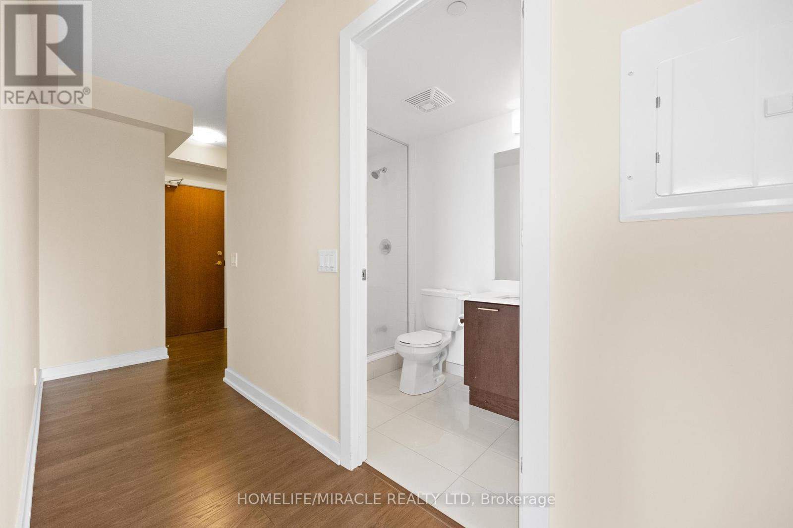 2004 - 2220 Lakeshore Boulevard W, Toronto, ON - Indoor