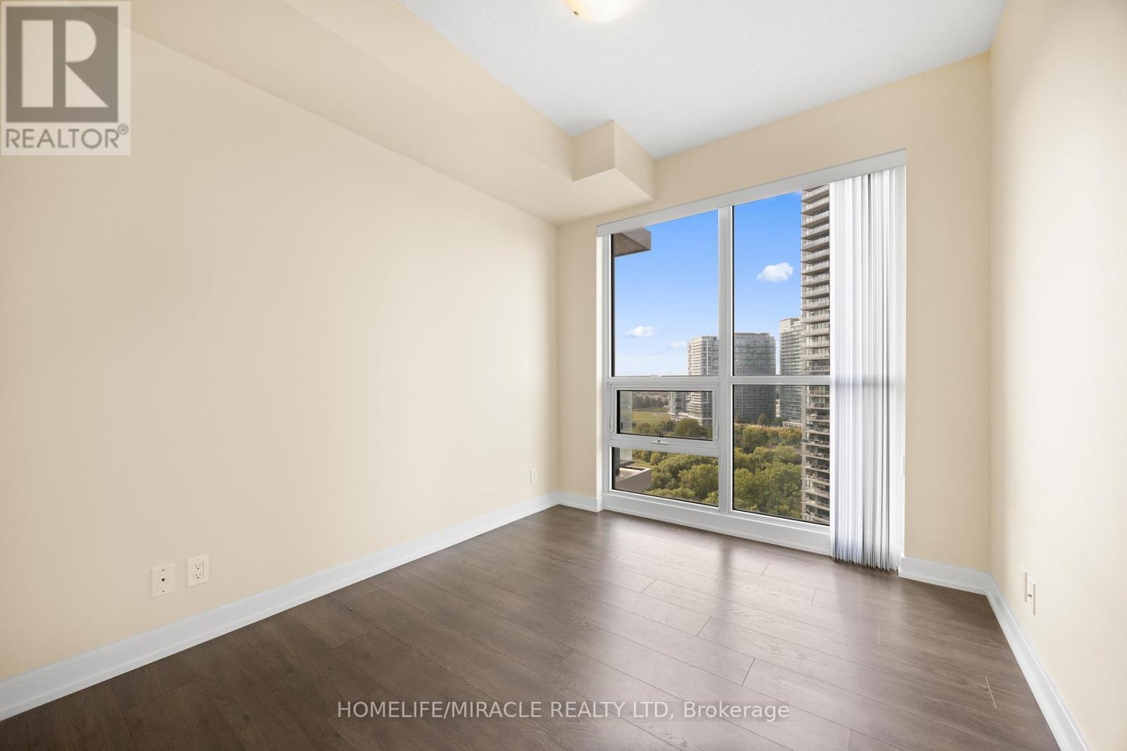 2004 - 2220 Lakeshore Boulevard W, Toronto, ON - Indoor Photo Showing Other Room