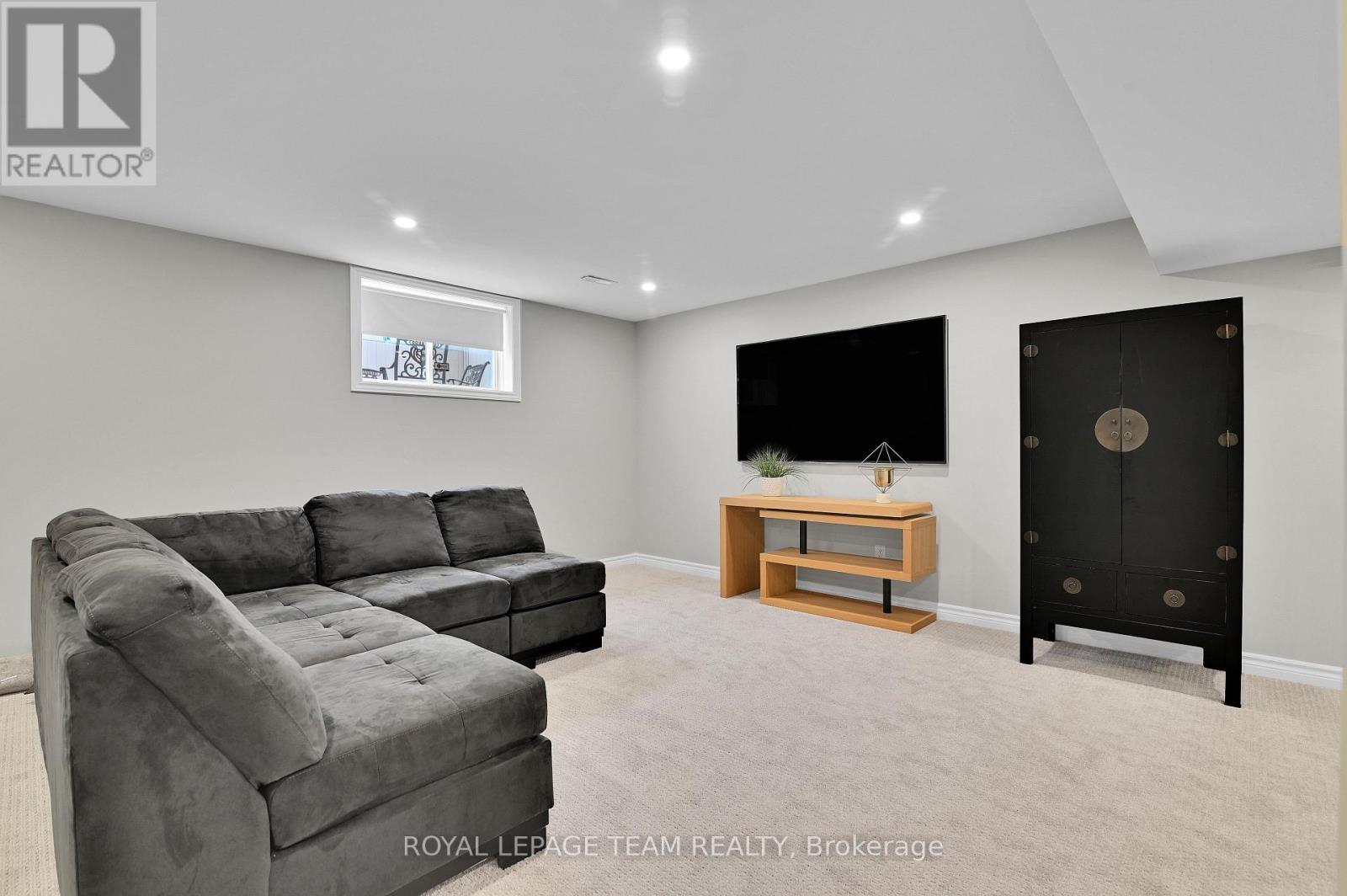 743 Brian Good Avenue, Ottawa, ON - Indoor