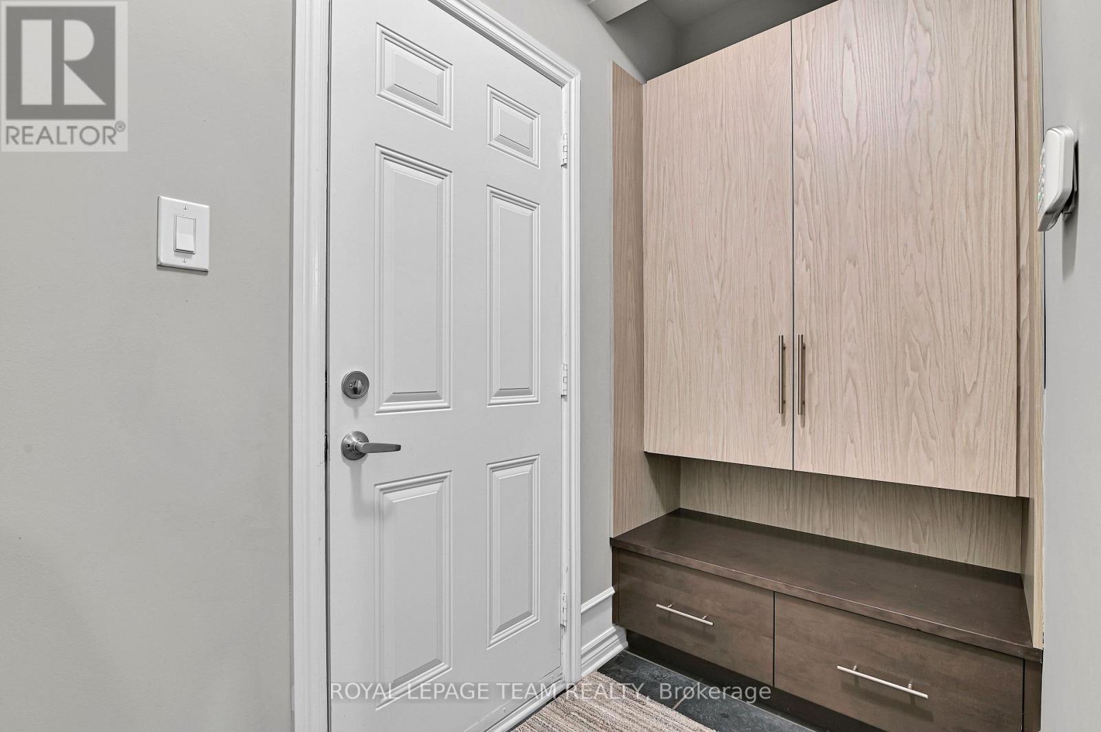 743 Brian Good Avenue, Ottawa, ON - Indoor Photo Showing Other Room