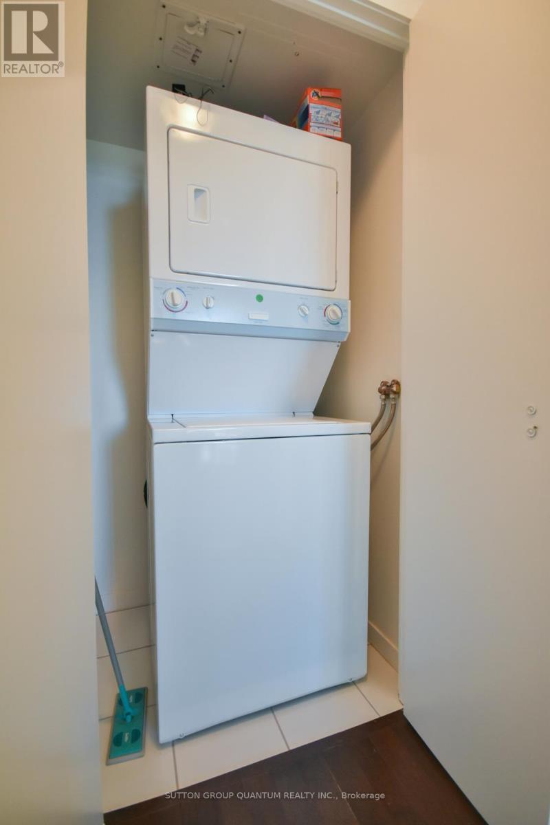 2106 - 55 Bremner Boulevard, Toronto, ON - Indoor Photo Showing Laundry Room