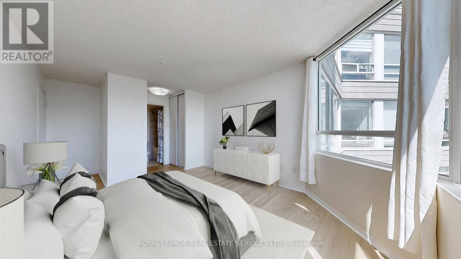 1111 - 50 Kingsbridge Garden, Mississauga, ON - Indoor