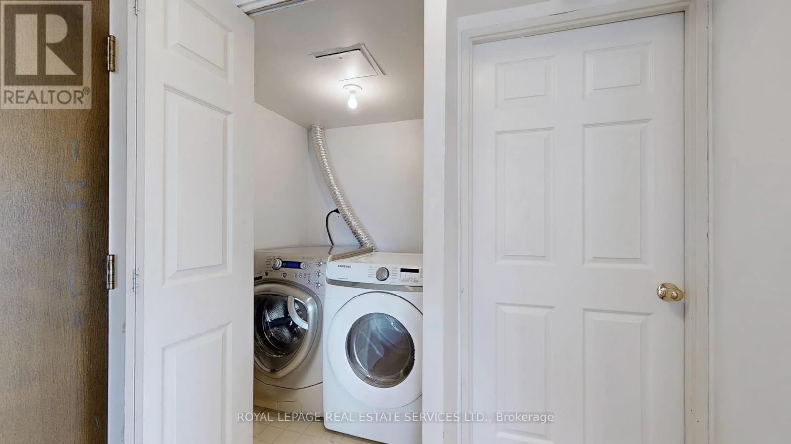 1111 - 50 Kingsbridge Garden, Mississauga, ON - Indoor Photo Showing Laundry Room