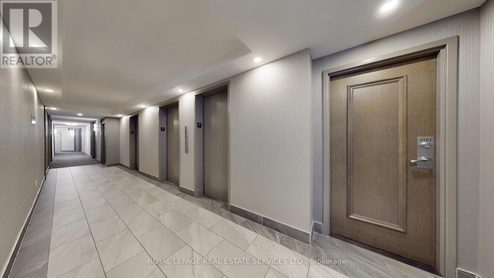 1111 - 50 Kingsbridge Garden, Mississauga, ON - Indoor Photo Showing Other Room