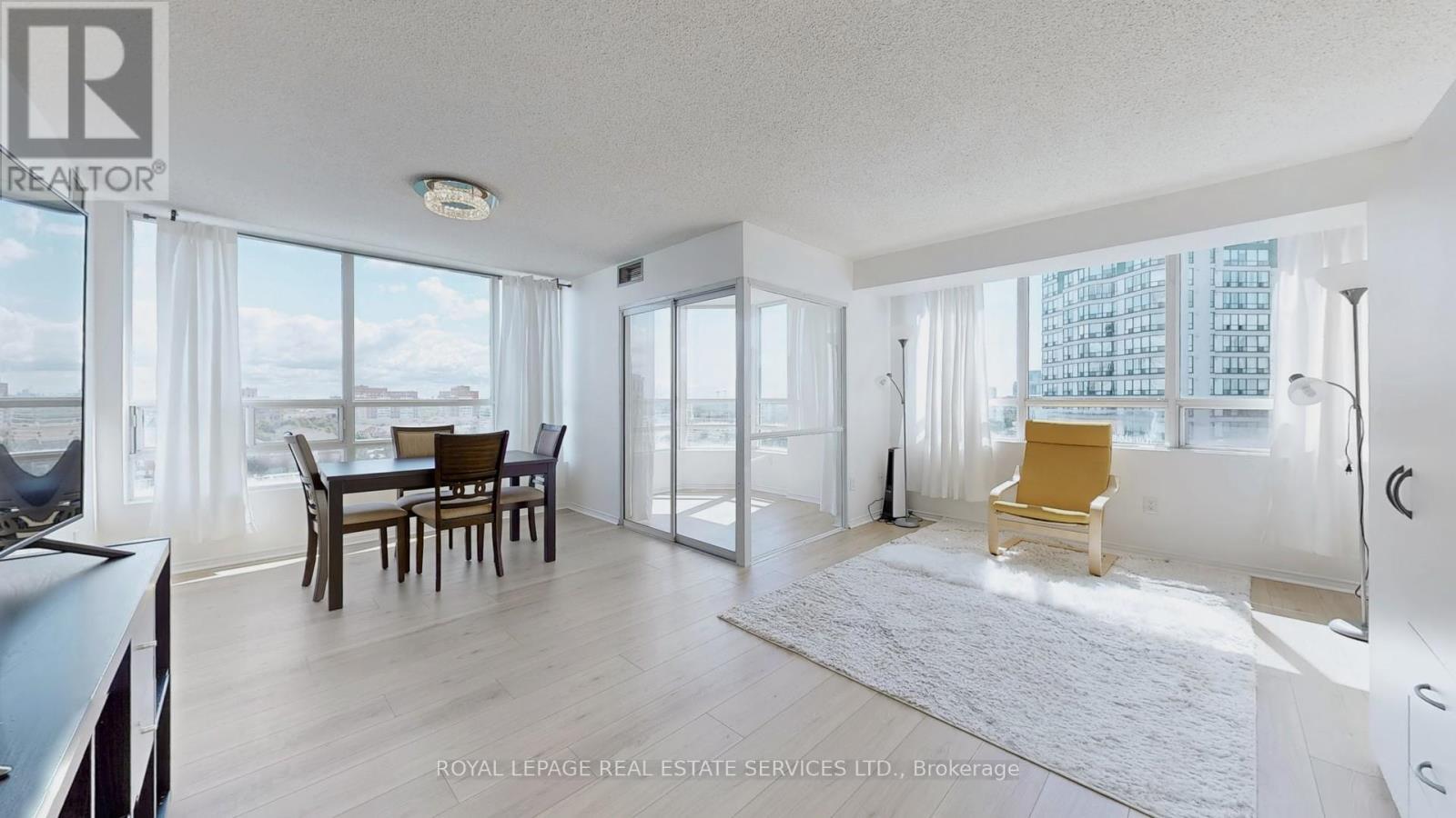 1111 - 50 Kingsbridge Garden, Mississauga, ON - Indoor