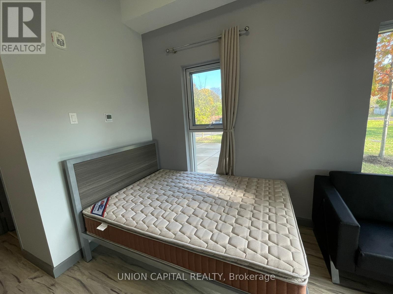 120 - 77 Leland Street, Hamilton, ON - Indoor Photo Showing Bedroom