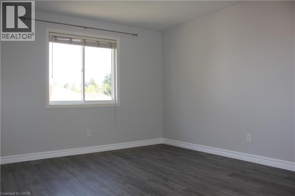 590 Little Dover Crescent, Waterloo, ON - Indoor Photo Showing Other Room