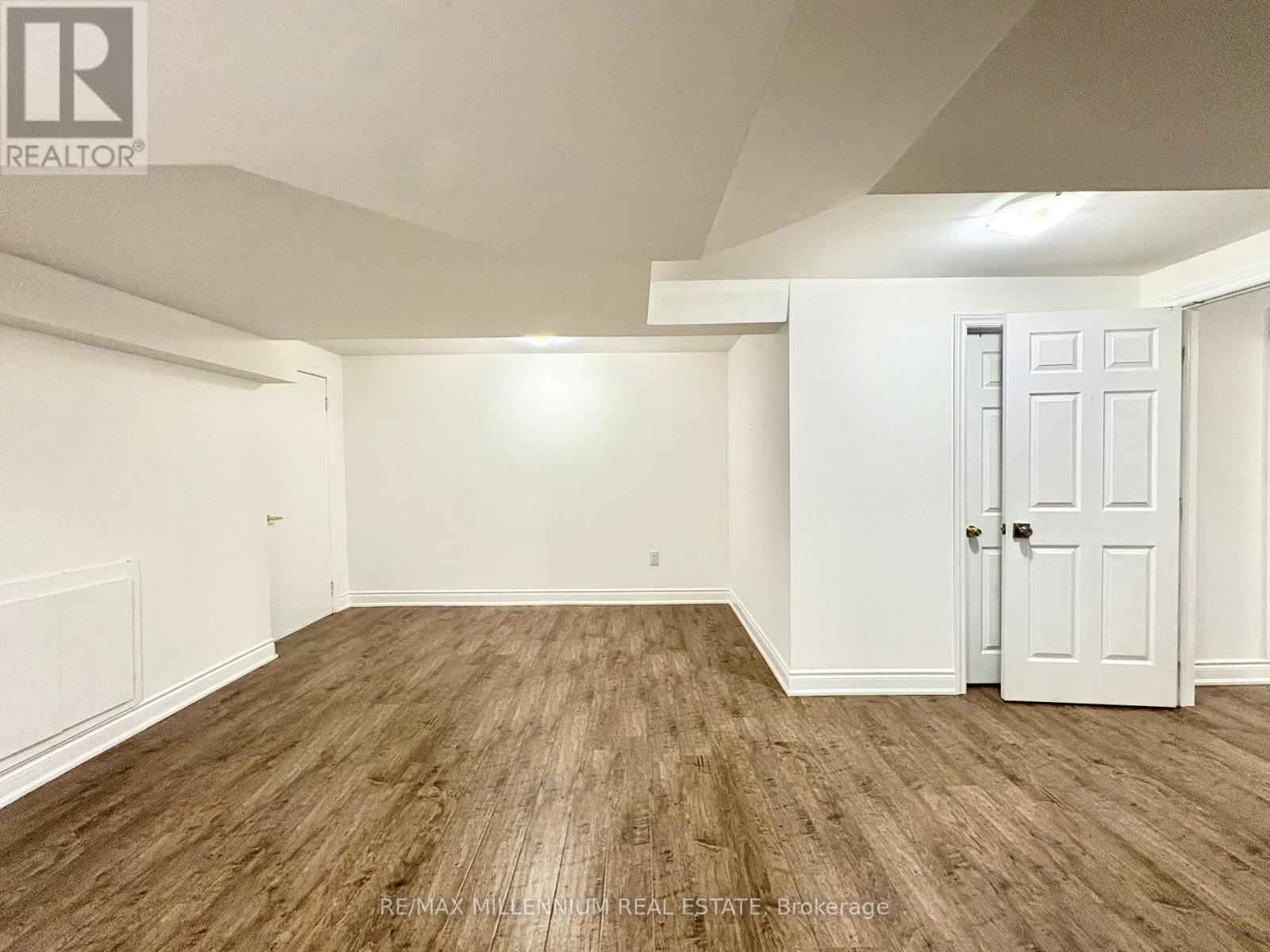 Walk Out Unit - 41 Stoneylake (Lower) Avenue, Brampton, ON