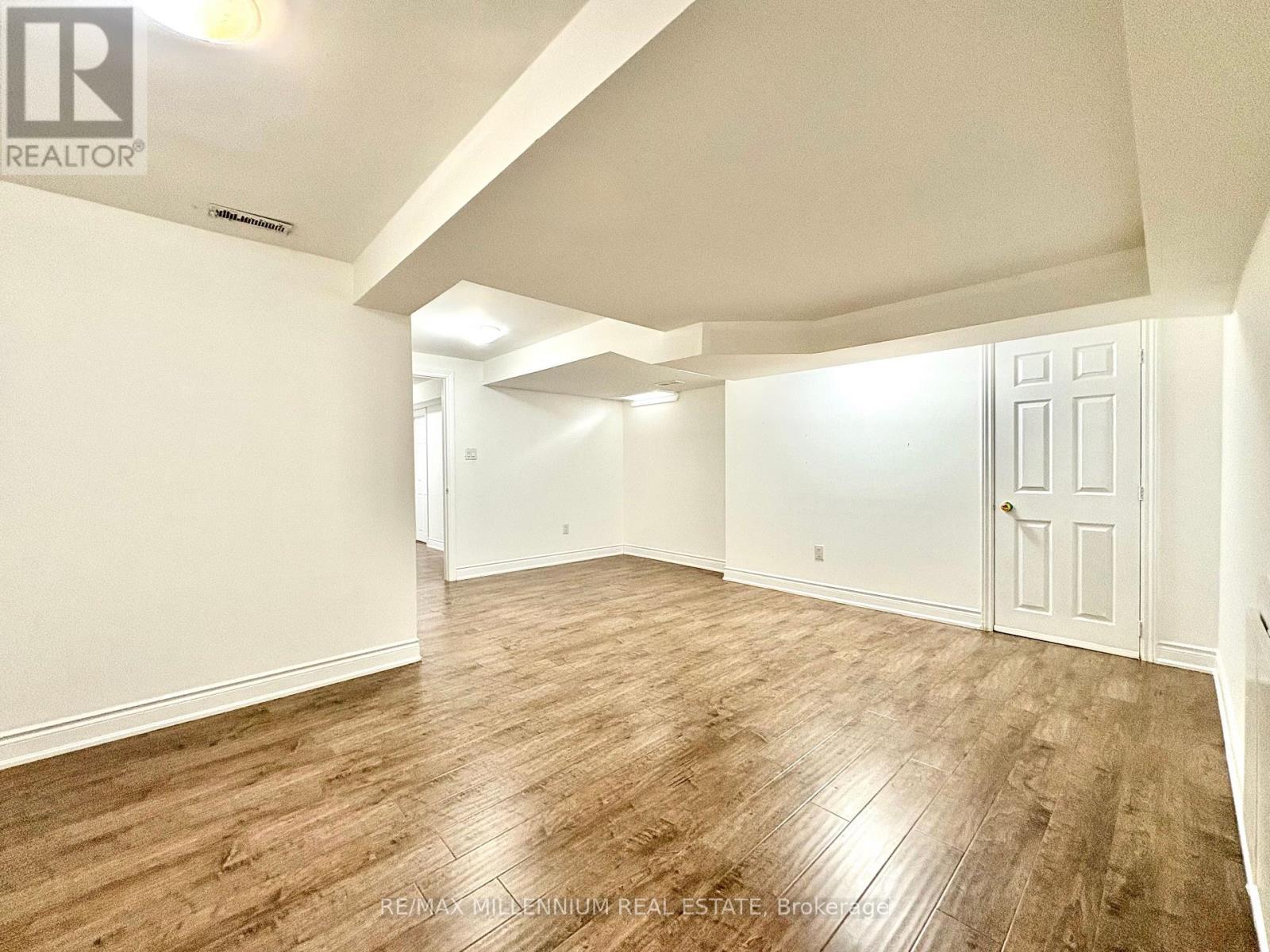 Walk Out Unit - 41 Stoneylake (Lower) Avenue, Brampton, ON