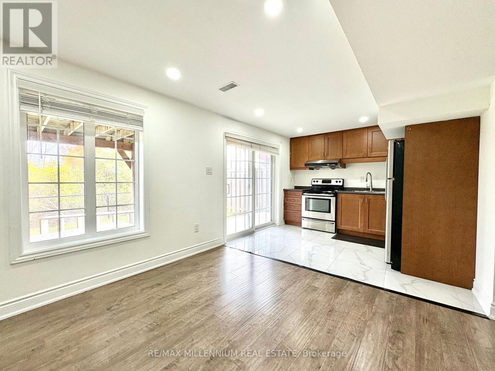 Walk Out Unit - 41 Stoneylake (Lower) Avenue, Brampton, ON