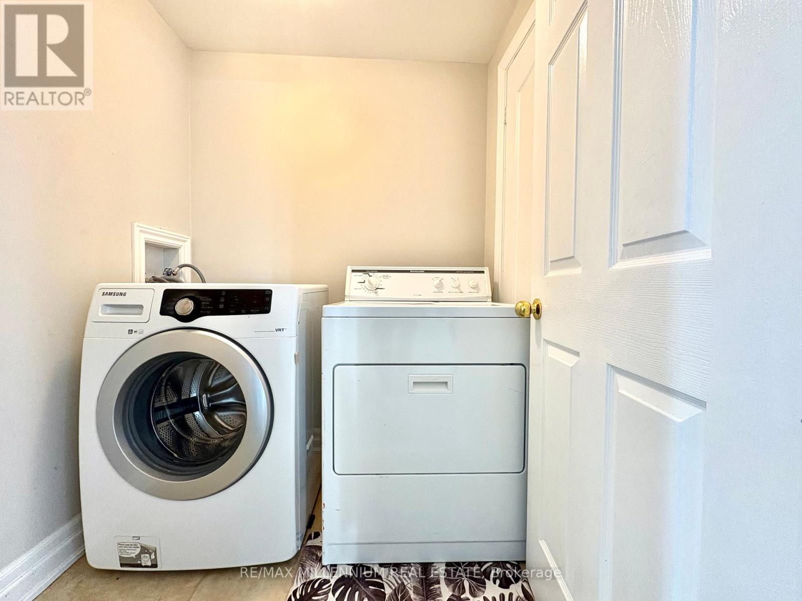 Walk Out Unit - 41 Stoneylake (Lower) Avenue, Brampton, ON