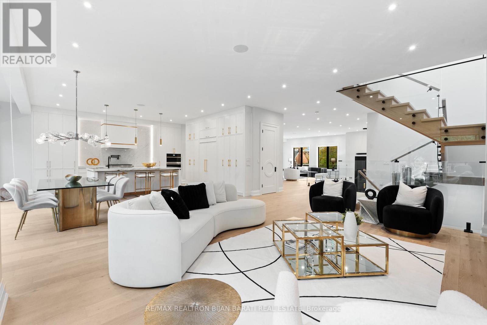 422 Hounslow Avenue, Toronto, ON - Indoor Photo Showing Living Room