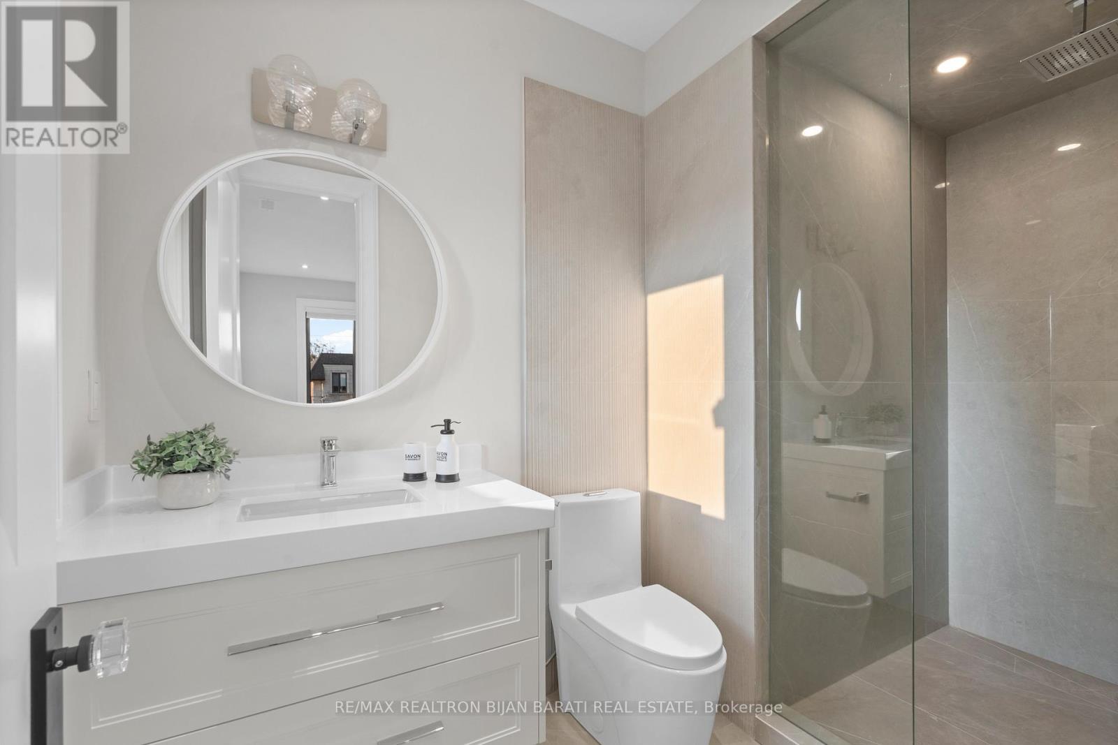 422 Hounslow Avenue, Toronto, ON - Indoor Photo Showing Bathroom