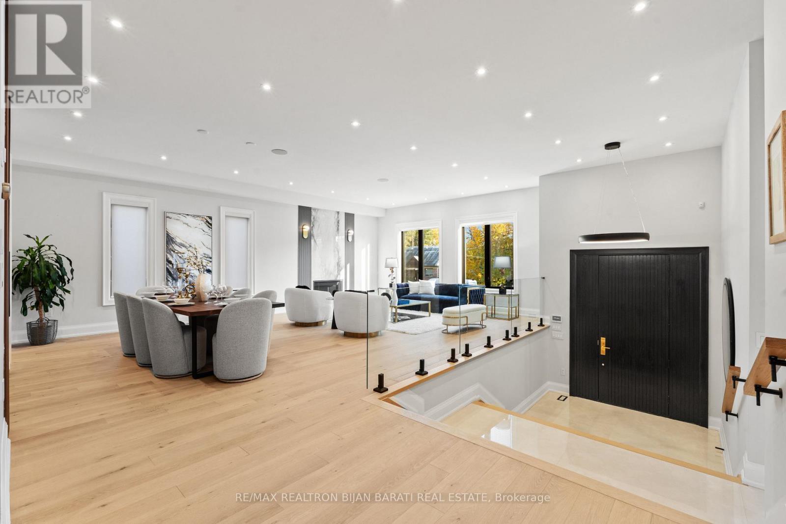 422 Hounslow Avenue, Toronto, ON - Indoor