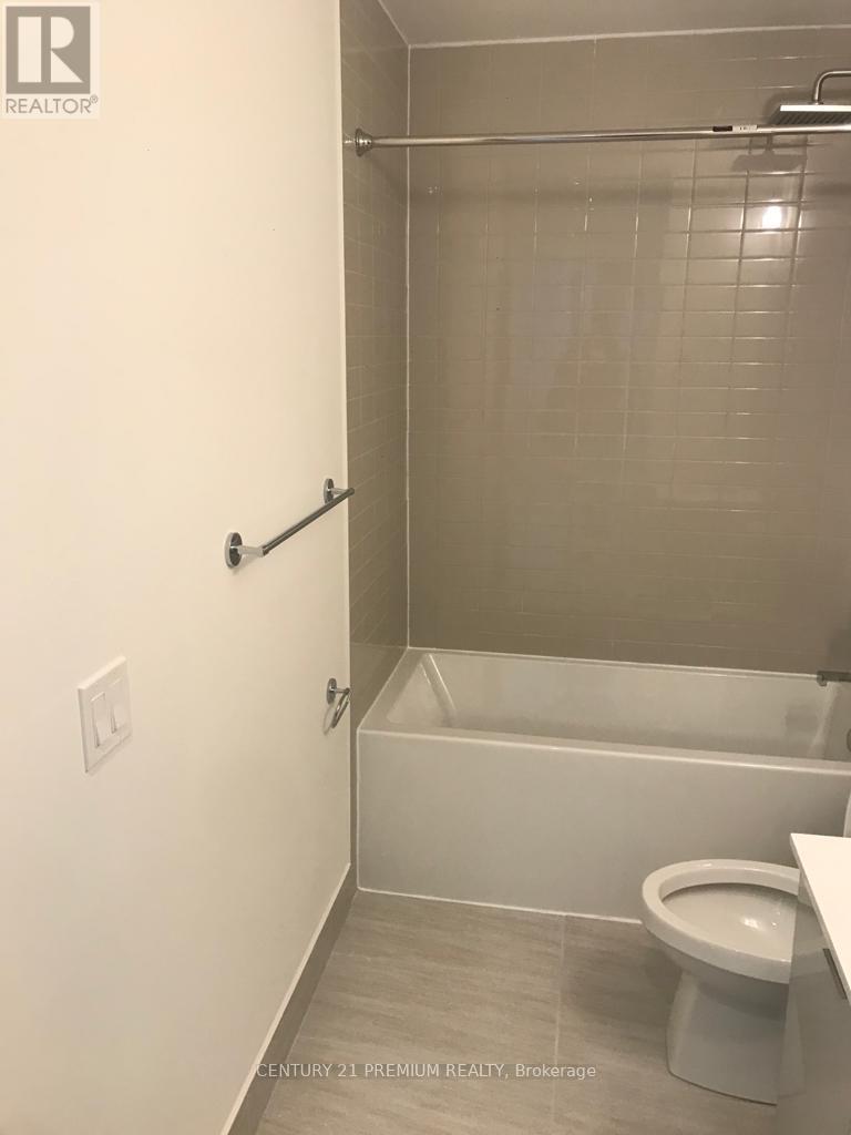 419 - 2908 Hwy 7 Road, Vaughan, ON - Indoor Photo Showing Bathroom