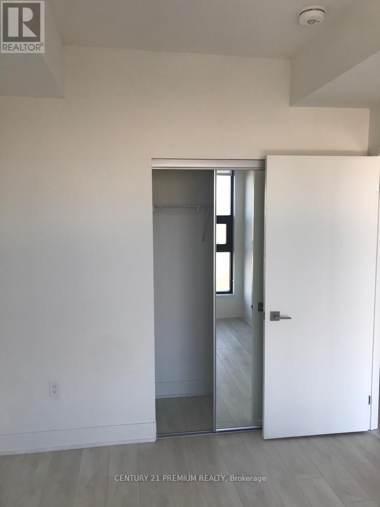 419 - 2908 Hwy 7 Road, Vaughan, ON - Indoor Photo Showing Other Room